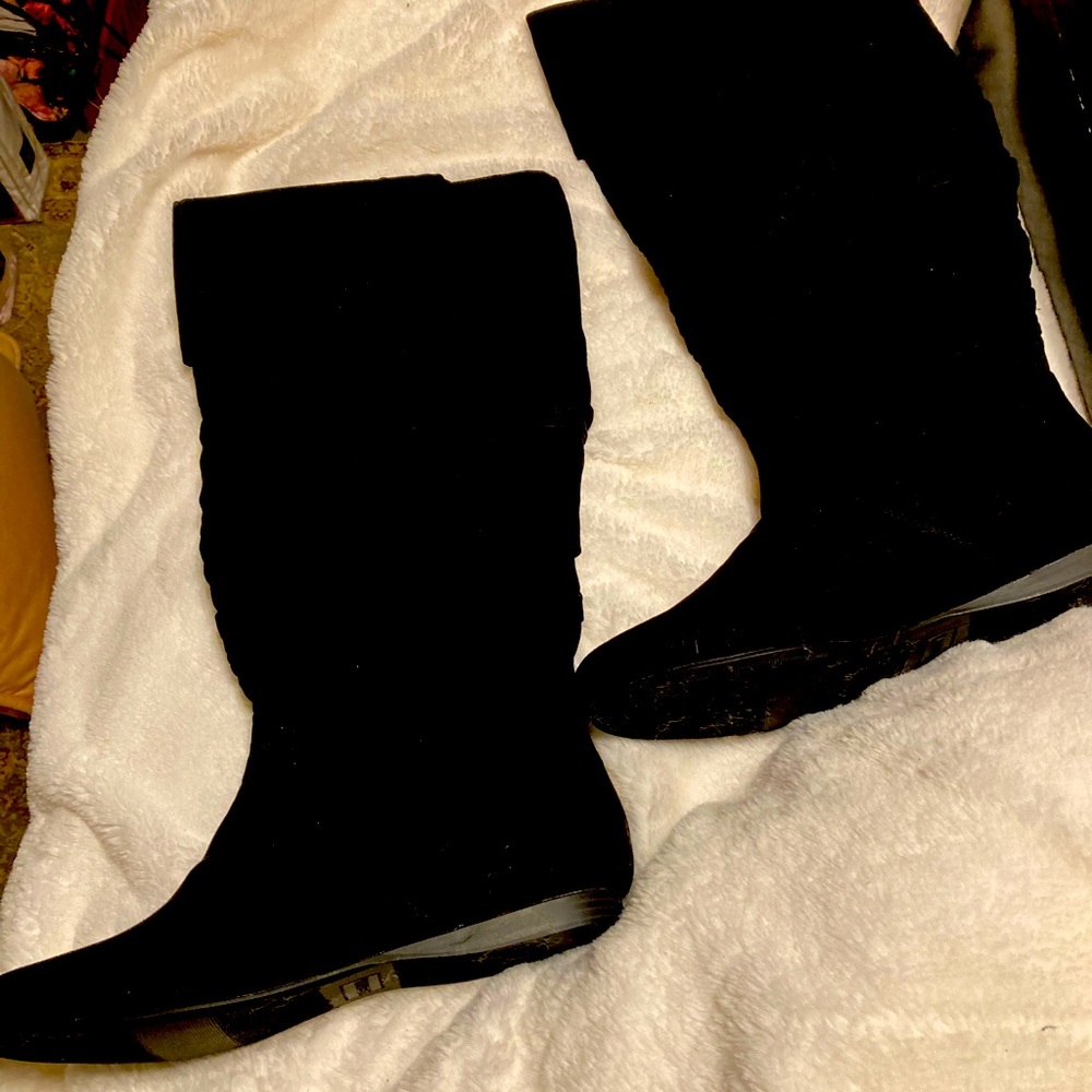 Black Vegan Suede Size 10 Boots NIB